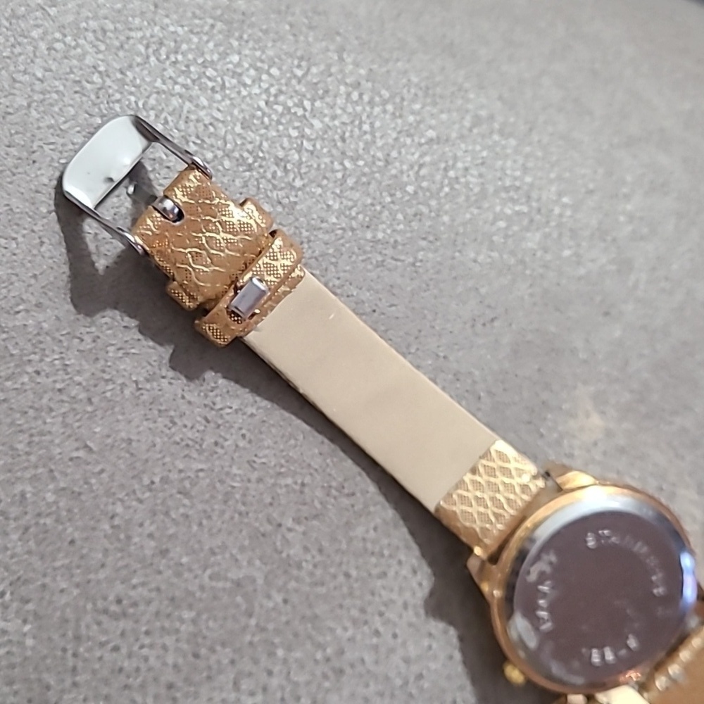 Kim Seng Quartz fashion Watch Gold white bling Dangle charm - Picture 7 of 14
